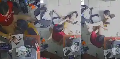 破解摄像头监控偷拍 电脑维修店老板掐着老板娘的脖子按地上暴力怼操做爱 小狗还以为在打架