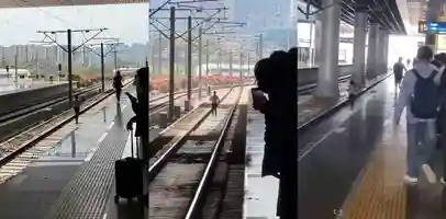 昨日上午 一名旅客在杭州火车东站 跳入轨道后与列车发生剐蹭受伤昏迷 被紧急送往医院救治