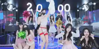 韩国成人脱衣舞直播秀 极品身材女团成员 穿性感情趣内衣 在直播间大秀美腿酥胸